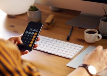 INSS atrasado? aprenda a regularizar seus pagamentos online. Imagem: Freepik