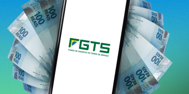 Como adiantar o FGTS com celular e notas de 100 reais