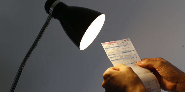 Outubro traz aumento na conta de luz: saiba como se preparar!