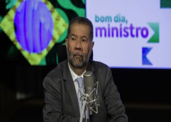 Ministro Carlos Lupi afirma que 125 mil beneficiários tiveram o auxílio-doença suspenso