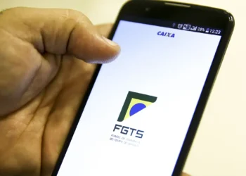 O Saque-Aniversário do FGTS Atende a Cerca de 32 Milhões de Brasileiros a Cada Ano. Imagem: Agência.