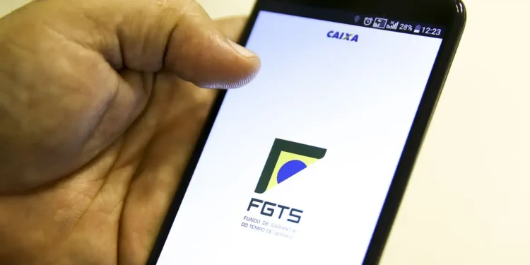 O Saque-Aniversário do FGTS Atende a Cerca de 32 Milhões de Brasileiros a Cada Ano. Imagem: Agência.