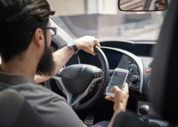 Impacto econômico e social da medida. Imagem: freepik/ ArthurHidden