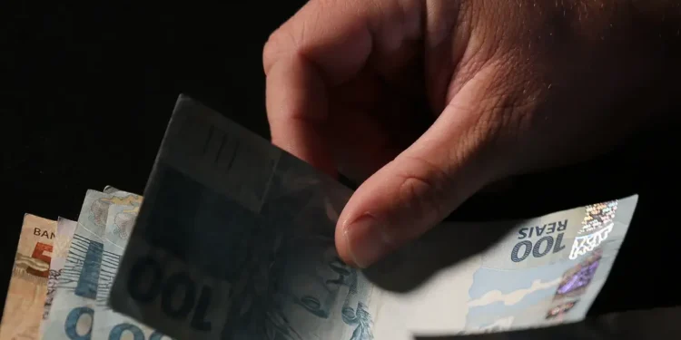Diferenças ente o salário mínimo nacional e regional