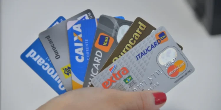 Cartão de crédito com limite aprovado na hora