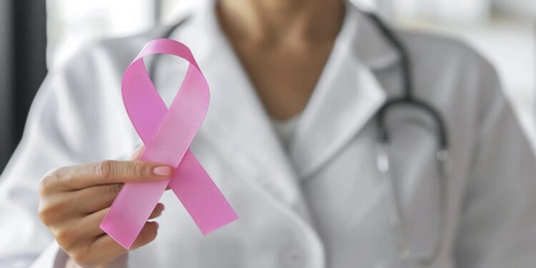Outubro Rosa confira os direitos trabalhistas de quem é diagnosticada com o Câncer de Mama