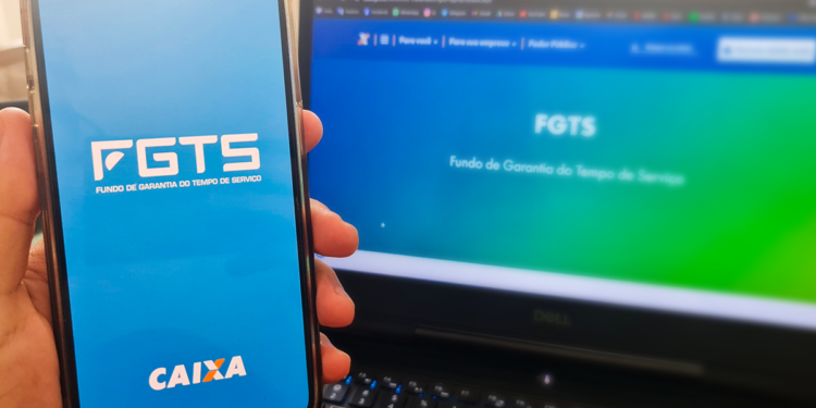O golpe do FGTS é preocupante porque atinge um benefício financeiro destinado a auxiliar trabalhadores em momentos de dificuldade, como demissões ou emergências.. Imagem: Alerta Notícias