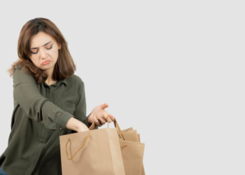 Embora o direito de arrependimento seja uma garantia importante para os consumidores, ele não se aplica a todas as compras realizadas online. Imagem: Freepik