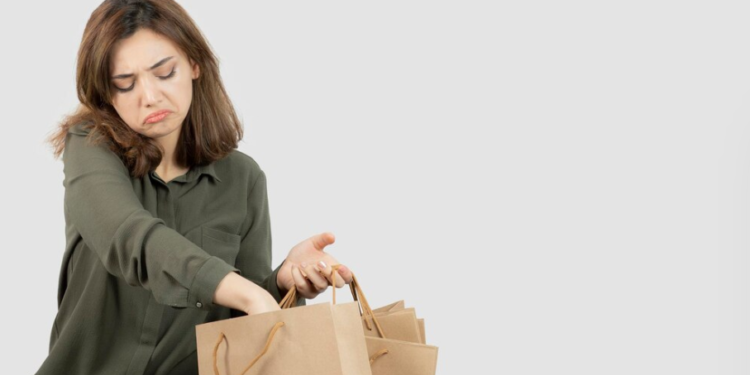 Embora o direito de arrependimento seja uma garantia importante para os consumidores, ele não se aplica a todas as compras realizadas online. Imagem: Freepik