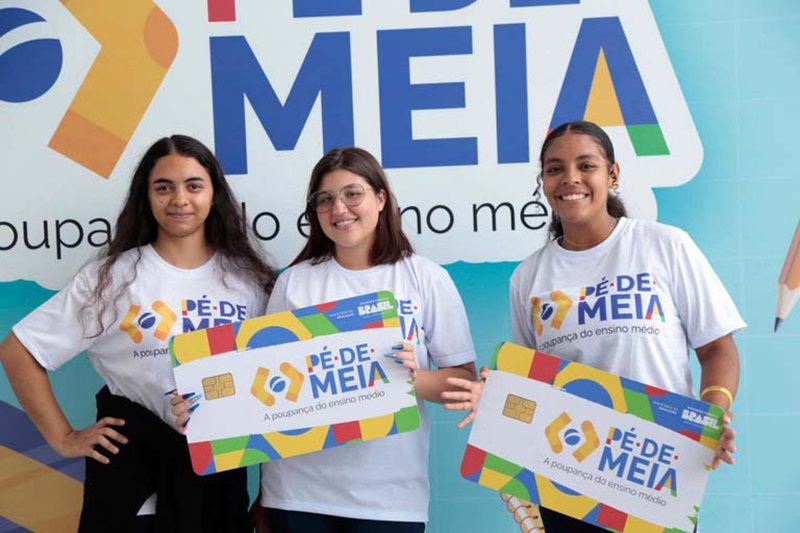 O Programa Pé-de-Meia, nome oficial desse benefício, é destinado a um grupo específico de estudantes. Imagem: Portal Gov. Br