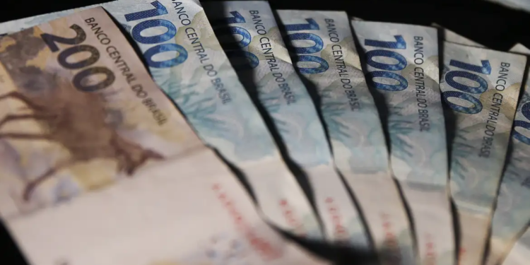 O saque-aniversário do FGTS está disponível para todos os trabalhadores que optaram por essa modalidade. Imagem: Agência Brasil