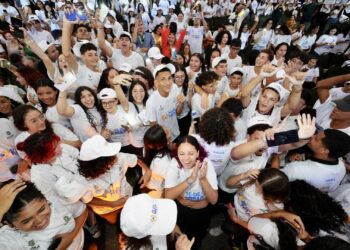Primeira poupança do Programa Pé-de-Meia destinada a estudantes do Ensino Médio será paga em fevereiro. Imagem: Governo do Estado do Ceará