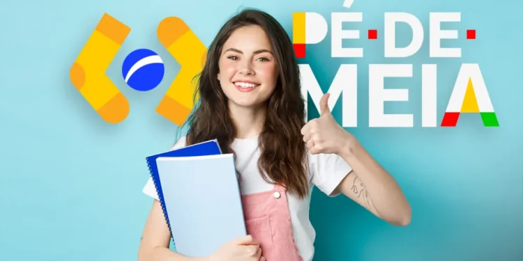 Estudante sorridente segurando cadernos e fazendo sinal de positivo ao lado do logo do programa Pé-de-Meia.