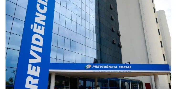  Fachada do edifício da Previdência Social, sede do INSS no Brasil.