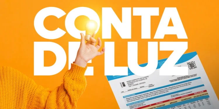 Conta de luz e economia de energia no Brasil. Mão segurando uma lâmpada acesa com uma fatura de energia ao fundo.