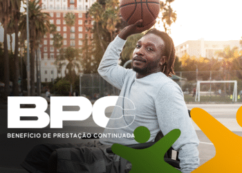 Homem em cadeira de rodas segurando uma bola de basquete, representando beneficiários do BPC/LOAS em 2025.
