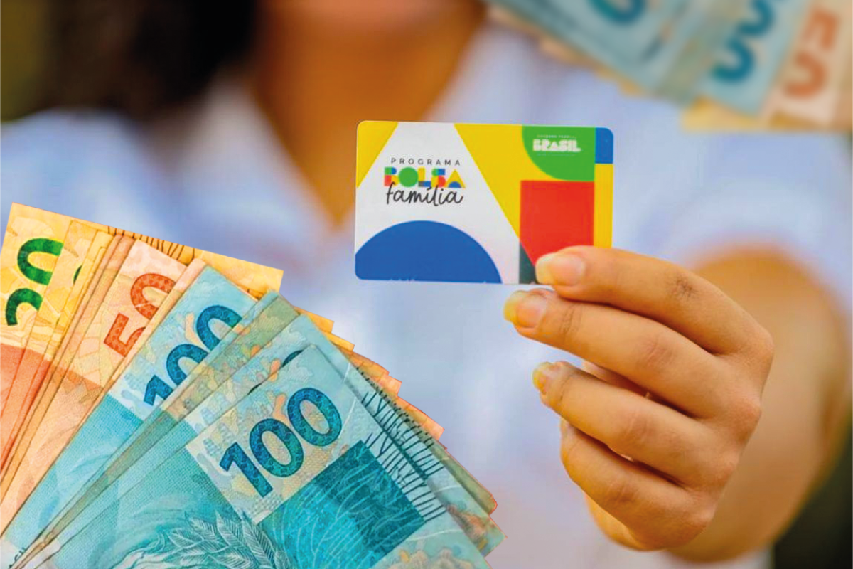 Pessoa segurando cartão do Bolsa Família e notas variadas de dinheiro