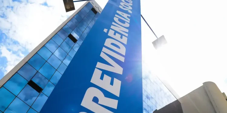 Banner do INSS, referente a ressarcimentos por fraude no benefício.