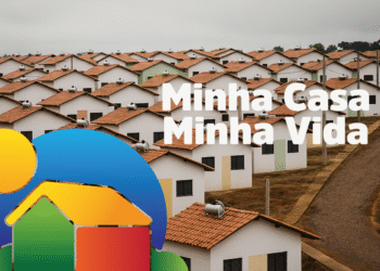 Casas populares do programa Minha Casa Minha Vida, junto a inscrição do programa.