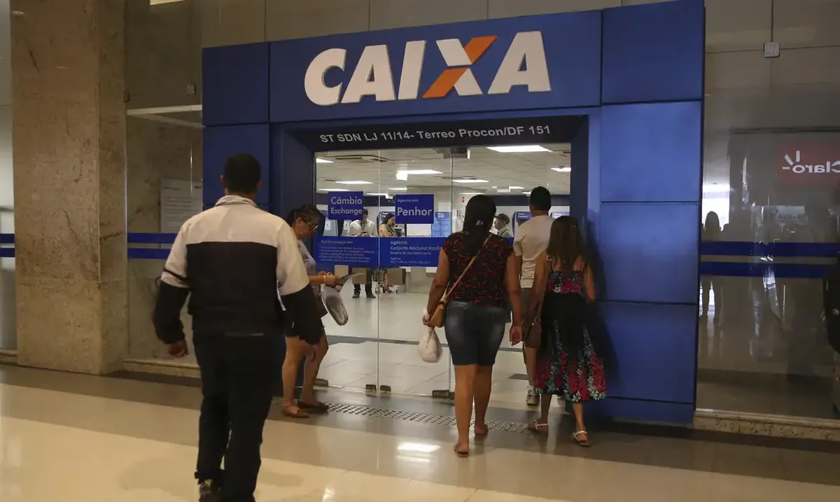 Fachada da agência da Caixa Econômica Federal, onde é possível solicitar o financiamento do programa Minha Casa Minha Vida.