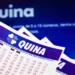 Volantes da Quina sobre fundo azul, com destaque para o logotipo da loteria.