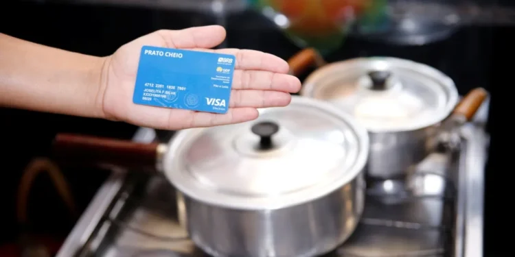 Cartão Prato Cheio, oferecendo benefícios ampliados com 18 parcelas e novos beneficiários em junho.