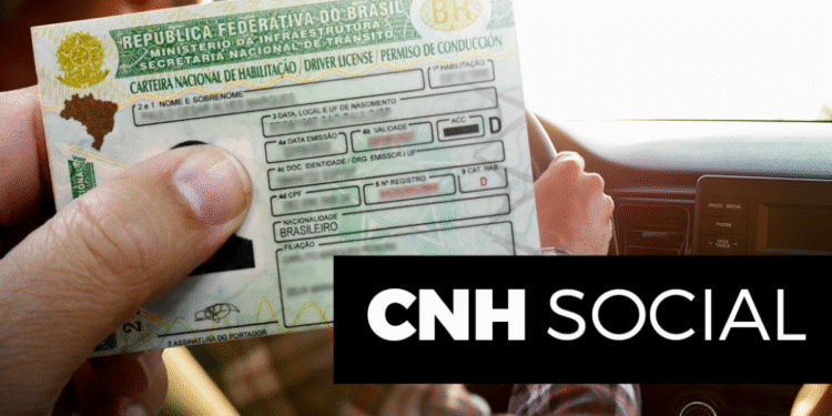 Imagem de uma pessoa segurando a Carteira Nacional de Habilitação (CNH) enquanto está dentro de um carro, com o texto 'CNH Social' sobreposto, indicando um programa de CNH gratuita com 1.500 vagas.