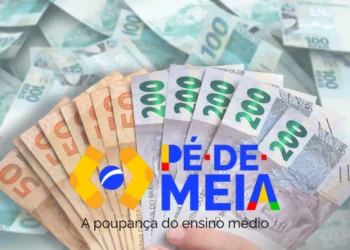 Imagem ilustrando cédulas de dinheiro do Brasil com o logo do Pé-de-Meia, explicando como o dinheiro é pago no programa.
