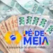 Imagem ilustrando cédulas de dinheiro do Brasil com o logo do Pé-de-Meia, explicando como o dinheiro é pago no programa.