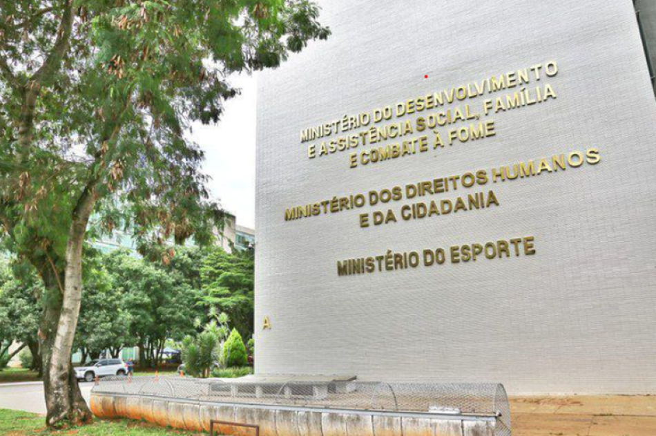 Ministério do Desenvolvimento Social e outros ministérios do Governo