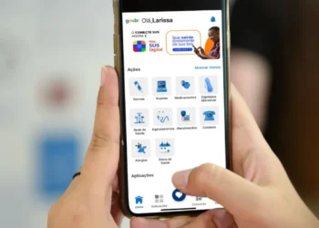 Tela do aplicativo SUS Digital exibindo opções de saúde, incluindo vacinas, exames, medicamentos e mais.