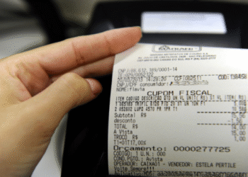 Recebimento de nota fiscal com CPF na loja Mariani Artefatos de Couro em São Sepé, RS.