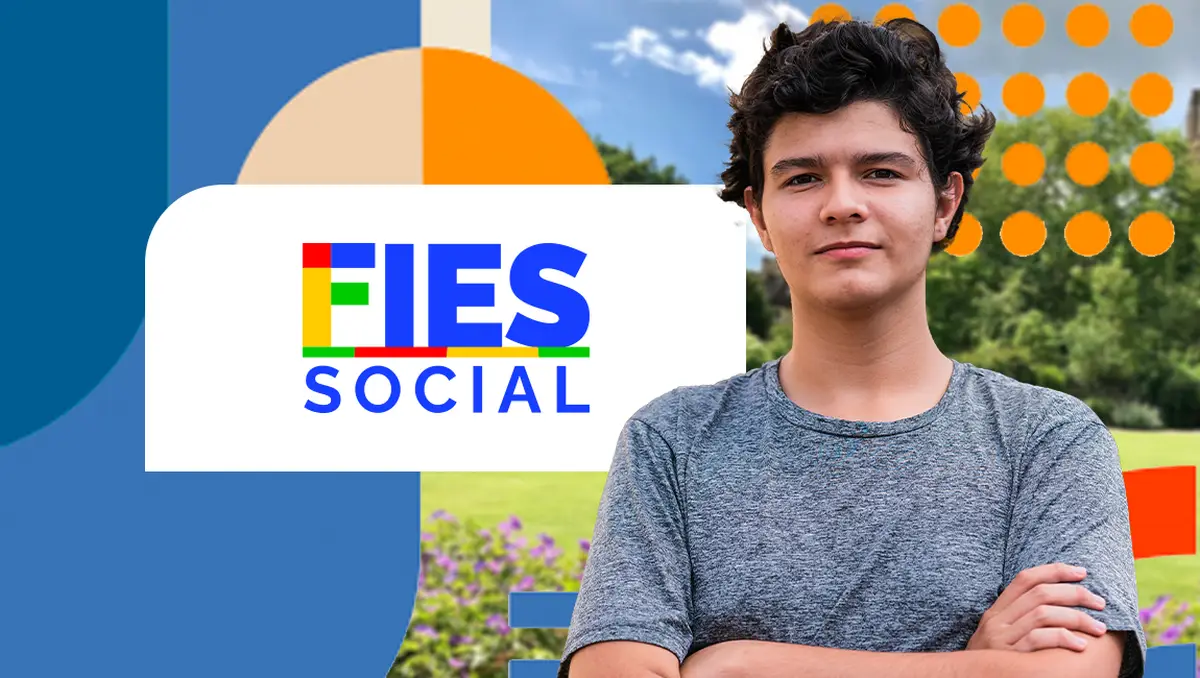 Jovem ao ar livre com fundo colorido, representando o FIES Social.