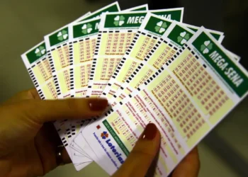 Apostas da Mega-Sena sendo exibidas antes do sorteio