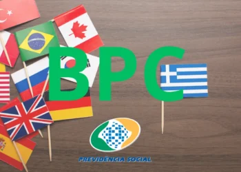 Estrangeiros podem receber o BPC no Brasil após novo acordo, conforme anunciado por autoridades brasileiras. Imagem com bandeiras de vários países e o logo da Previdência Social.