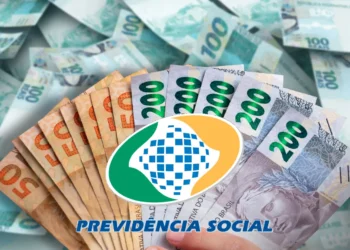 Dinheiro do INSS e aviso sobre aposentadoria, destacando a importância de seguir recomendações para evitar perda de valores.