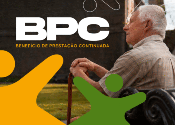 Idoso com bengala representando o benefício BPC de R$ 1.518 mensais.