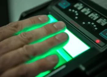 Imagem de scanner biométrico para atualização de cadastro