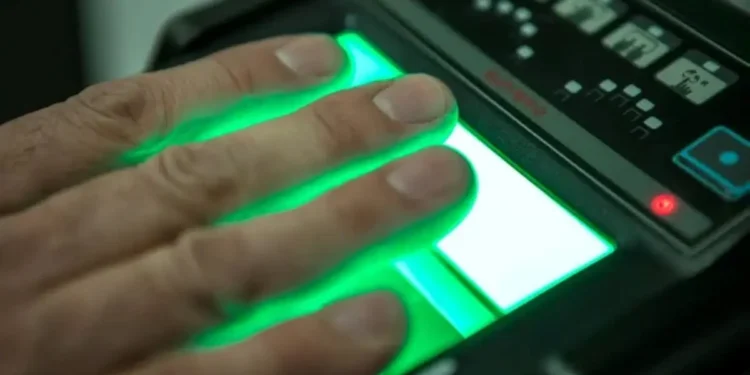 Imagem de scanner biométrico para atualização de cadastro