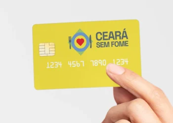Cartão do programa Ceará Sem Fome, ilustrando o benefício de R$ 300