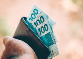 Evite surpresas: Confira quando cai o 5º dia útil de setembro de 2025 com carteira de dinheiro