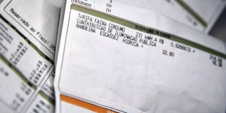 Conta de luz com destaque para bandeira tarifária
