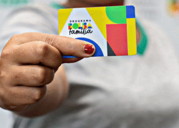 Famílias de 6 estados recebem o Bolsa Família e o Auxílio Gás de forma antecipada; confira lista
