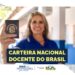 Mulher segurando carteira nacional do docente com fundo institucional do Ministério da Educação.