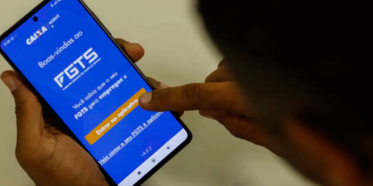 Aplicativo FGTS com tela de boas-vindas mostrando opção de saque digital de até R$ 6.220
