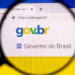 Site oficial do Governo Federal com o logotipo gov.br ampliado por uma lupa.