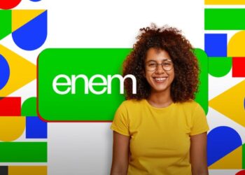 Imagem de uma jovem sorrindo com o logo do ENEM ao fundo, representando o benefício de R$ 200 para quem participar dos dois dias do ENEM.