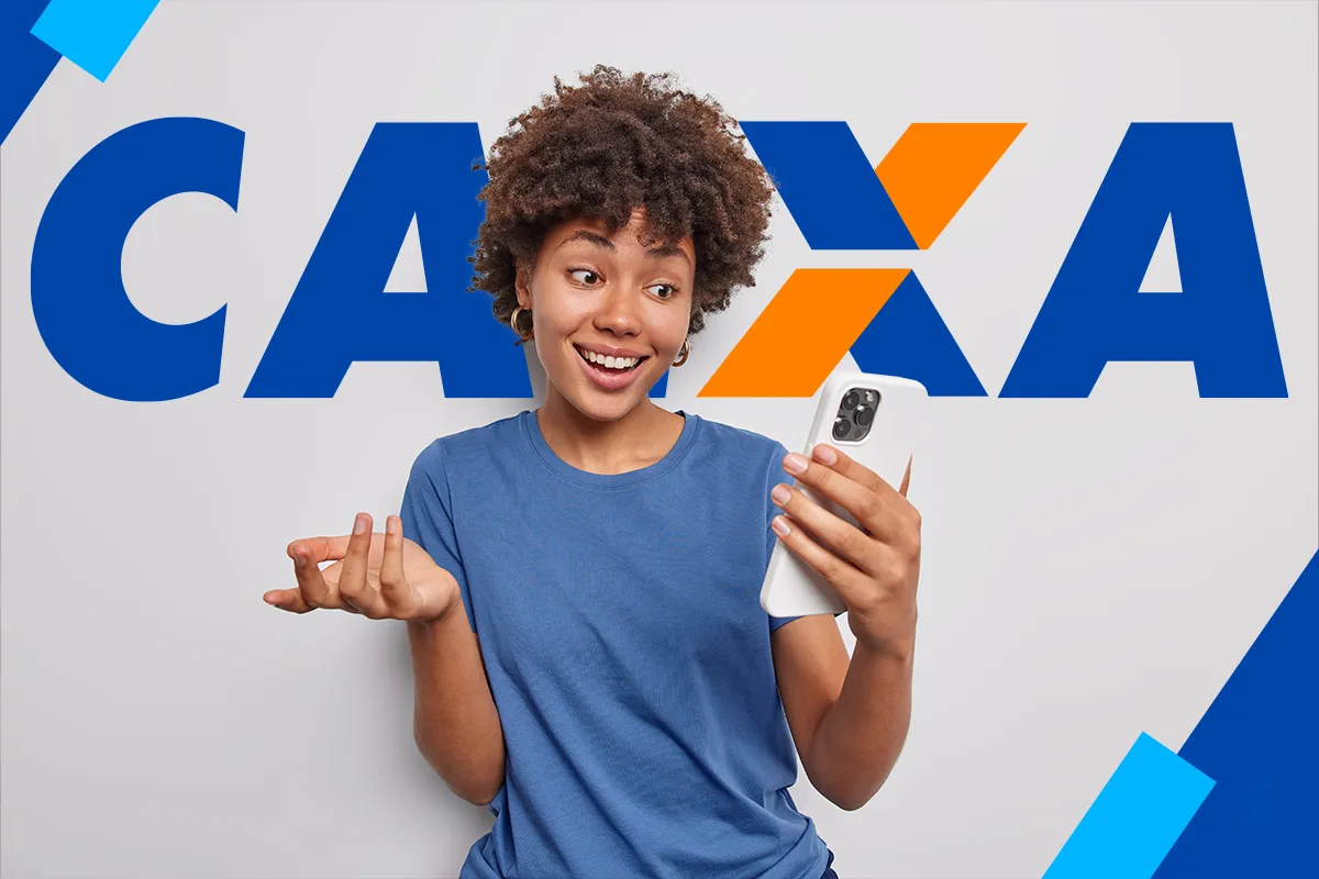 Mulher jovem com expressão de surpresa positiva olhando para o celular, com o logo da CAIXA ao fundo.