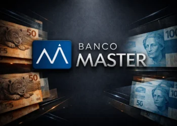 Logo do Banco Master ao centro, com notas de 50 e 100 reais ao fundo.