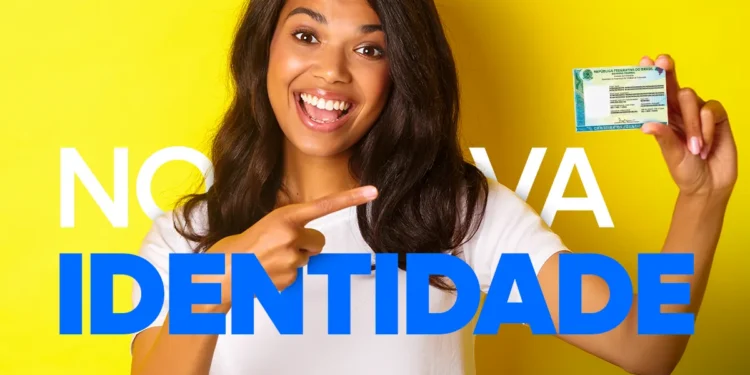 Mulher jovem sorri e aponta para a nova Carteira de Identidade Nacional que segura na mão, com o texto "Nova Identidade" ao fundo em fundo amarelo, representando o mutirão deste sábado.